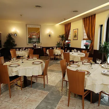 Park Ripaverde 4* 보르고산로렌조